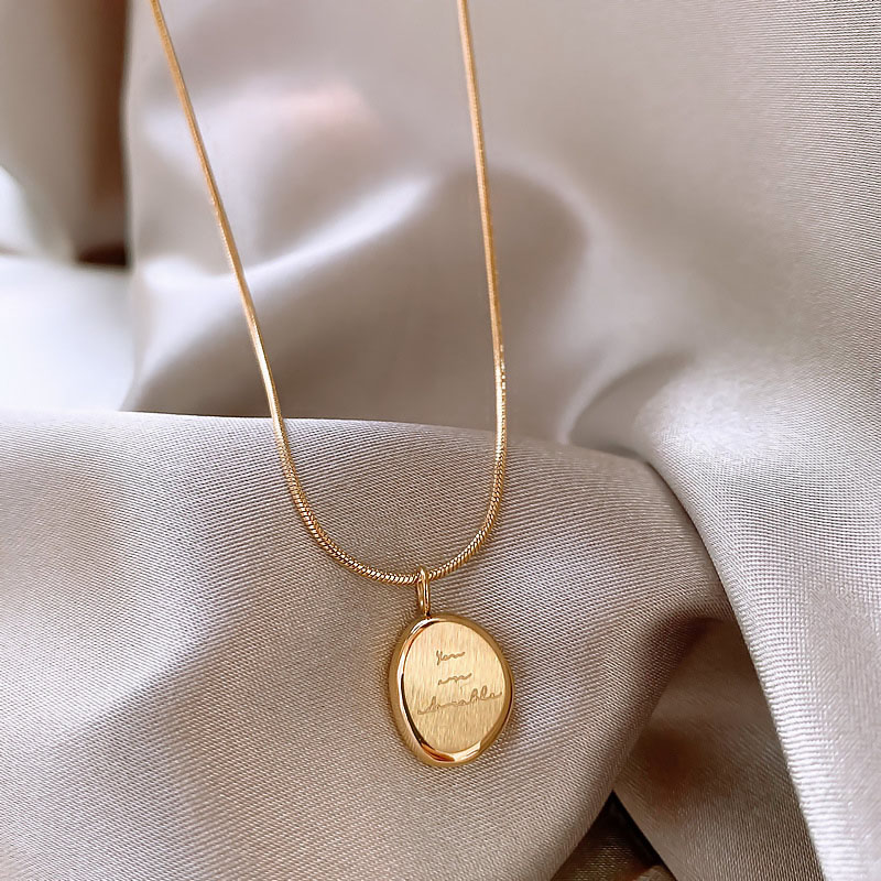 Goud Kleur Onregelmatige Engel - Birth Flower Necklace recensie en prijs